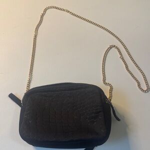 Stella & Dot Black Croc-Pattern Crossbody Bag with Gold Chain